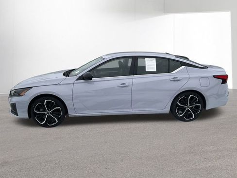 Certified 2024 Nissan Altima 2.5 SR image 4