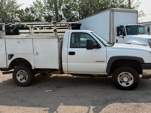 Used 2005 Chevrolet Silverado 2500 W/T RWD image 6