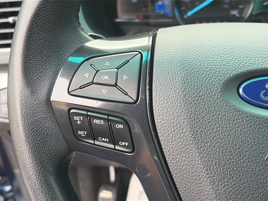 Used 2017 Ford Explorer XLT w/ Equipment Group 201A FWD image 16