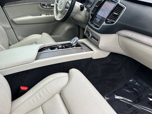 Used 2023 Volvo XC90 T8 Ultimate w/ Protection Package Premier AWD/4WD image 19