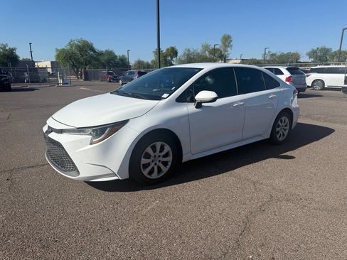 Used 2022 Toyota Corolla LE FWD image 1
