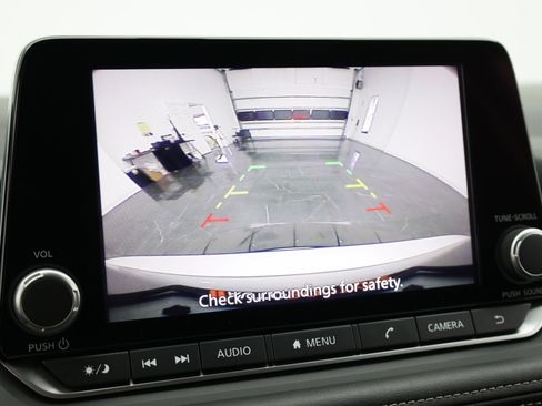 Used 2025 Nissan Rogue SV AWD/4WD image 33