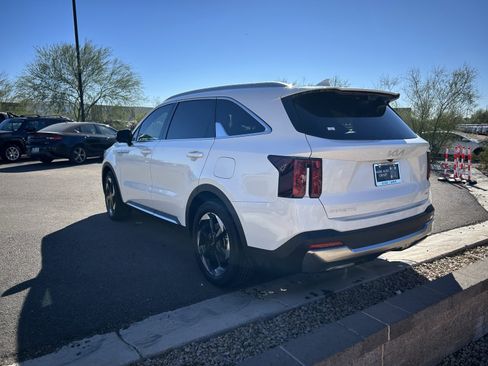 Certified 2025 Kia Sorento SX Prestige image 5