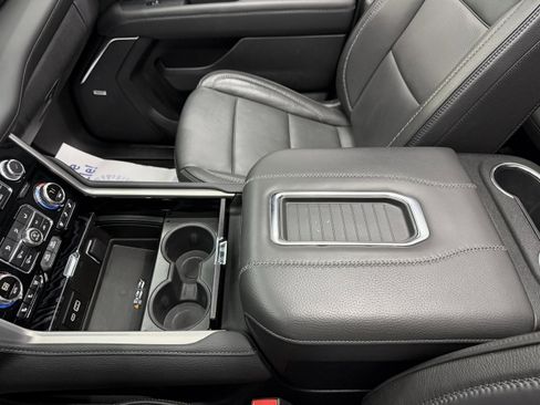Used 2024 GMC Yukon Denali w/ Advanced Technology Package AWD/4WD image 23