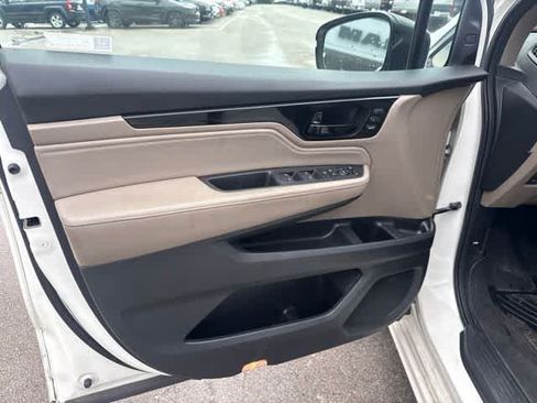 Used 2018 Honda Odyssey Elite image 9