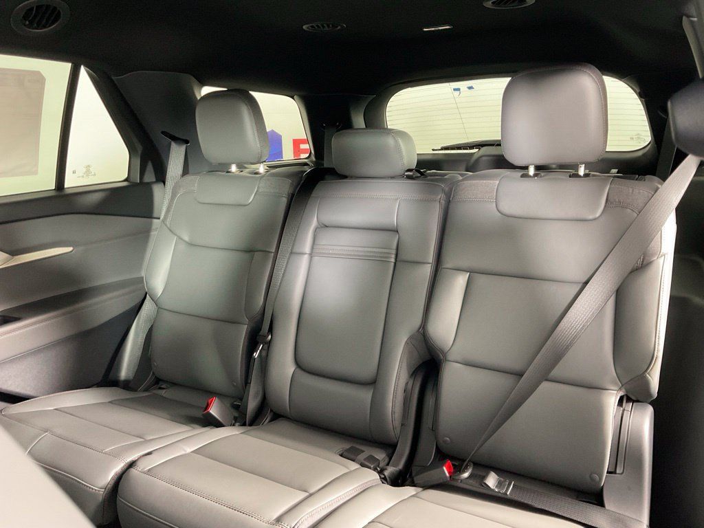New 2027 Ford Explorer Active w/ Active Comfort Package RWD image 15