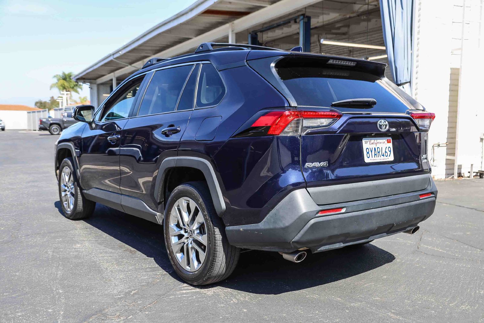 Certified 2021 Toyota RAV4 XLE Premium AWD/4WD image 7