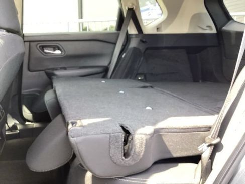 Used 2025 Nissan Rogue SV AWD/4WD image 22