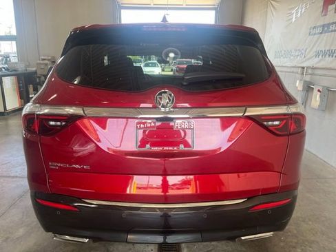 Used 2024 Buick Enclave Premium image 4