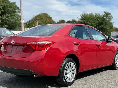 Used 2018 Toyota Corolla LE image 12