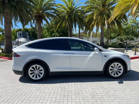Used 2018 Tesla Model X 100D AWD/4WD image 6