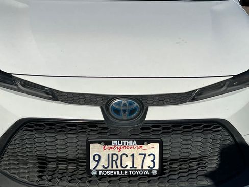 Used 2022 Toyota Corolla LE FWD image 12