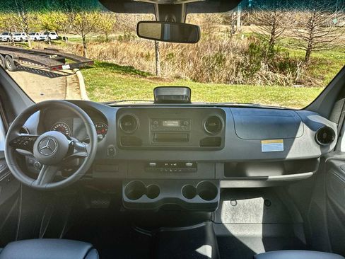 New 2026 Mercedes-Benz Sprinter 2500 image 18