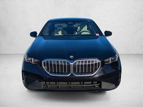 Certified 2025 BMW 530i image 2