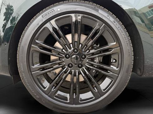 New 2026 Land Rover Range Rover SE image 9