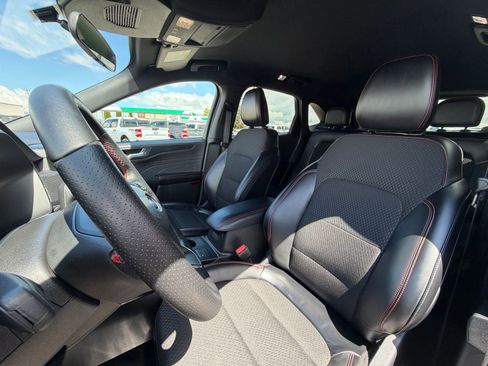 Used 2025 Ford Escape ST-Line AWD/4WD image 12