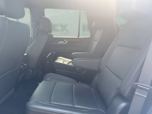 Used 2025 GMC Yukon Denali AWD/4WD image 12