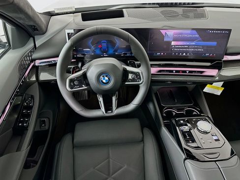 New 2026 BMW 550e xDrive w/ Executive Package image 19