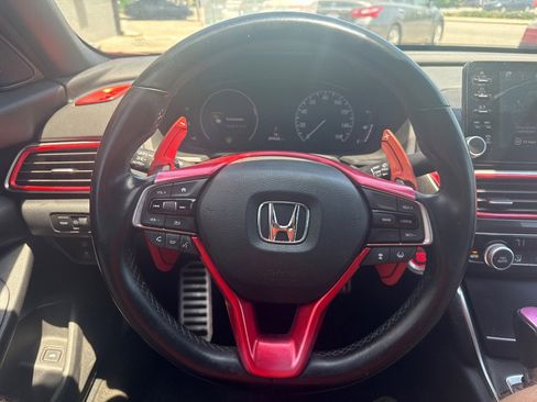 Used 2018 Honda Accord Sport image 13