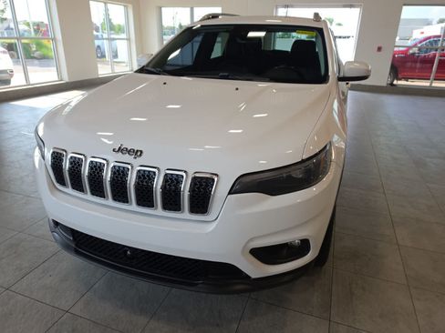 Used 2021 Jeep Cherokee Latitude Lux AWD/4WD image 2