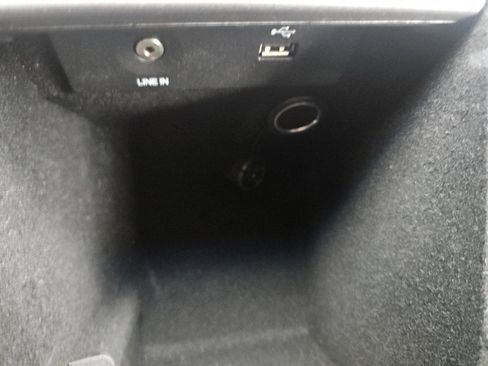 Used 2016 Ford Taurus SEL image 33