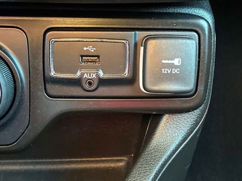 Used 2023 Jeep Renegade Latitude w/ Premium Group AWD/4WD image 26