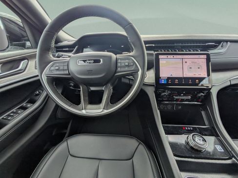 New 2025 Jeep Grand Cherokee L Limited w/ Black Appearance Package image 16