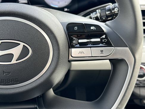 New 2025 Hyundai Elantra Limited image 6