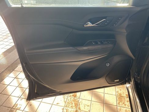 Used 2023 GMC Acadia Denali image 11