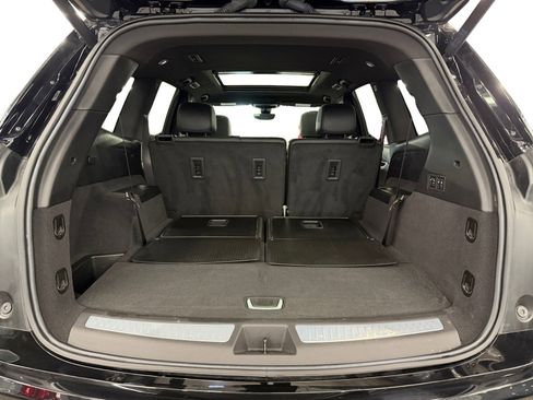 Used 2024 Cadillac XT6 Sport w/ Technology Package image 32