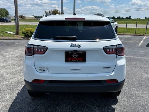 Used 2024 Jeep Compass Latitude AWD/4WD image 35
