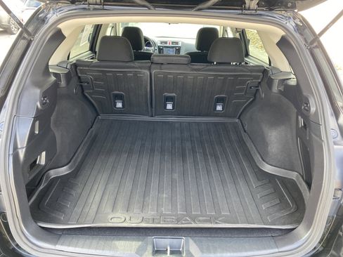 Used 2017 Subaru Outback 2.5i Premium image 31