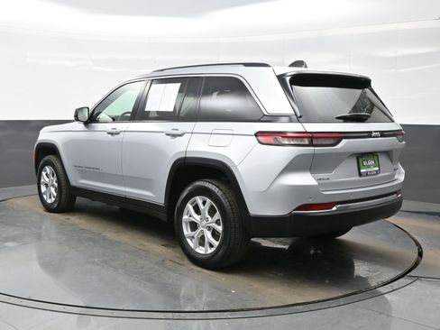 Used 2024 Jeep Grand Cherokee Limited image 4