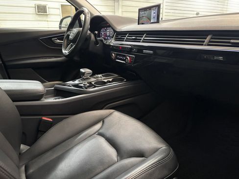 Used 2019 Audi Q7 3.0T Premium Plus w/ Premium Plus Package AWD/4WD image 27