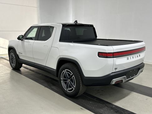 Used 2025 Rivian R1T Adventure image 3