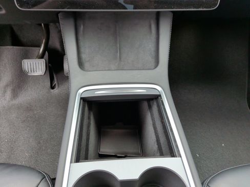 Used 2023 Tesla Model Y Long Range image 29