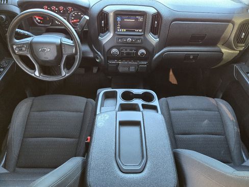 Used 2022 Chevrolet Silverado 1500 Custom Trail Boss w/ LPO, Dark Essentials Package image 5