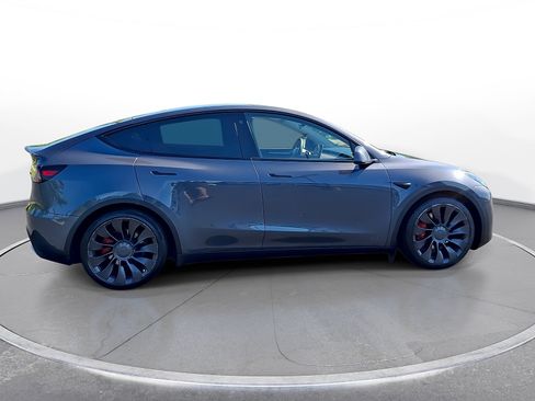 Used 2022 Tesla Model Y Performance AWD/4WD image 9