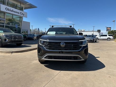 New 2026 Volkswagen Atlas Cross Sport SEL AWD/4WD image 2