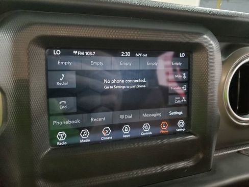 Used 2021 Jeep Wrangler Unlimited Rubicon w/ Cold Weather Group AWD/4WD image 32