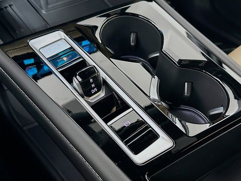 New 2026 Volkswagen Atlas Cross Sport SE image 16