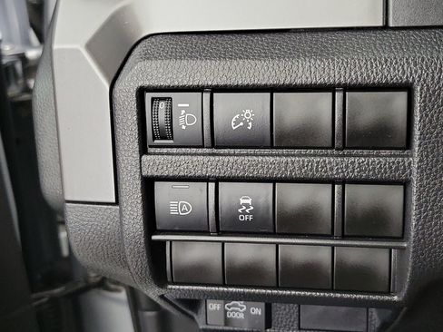 Certified 2025 Toyota Tacoma SR5 AWD/4WD image 21