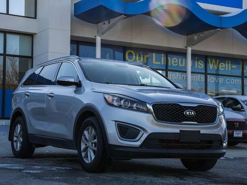 Used 2017 Kia Sorento LX image 1