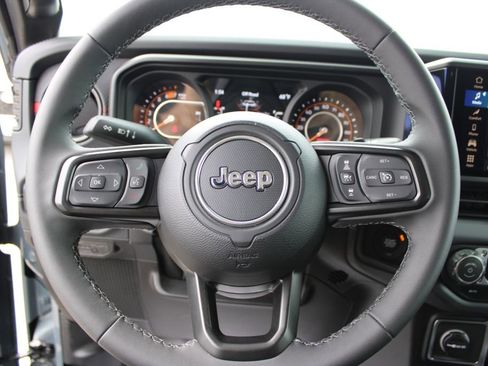 Used 2026 Jeep Wrangler Unlimited Rubicon image 25
