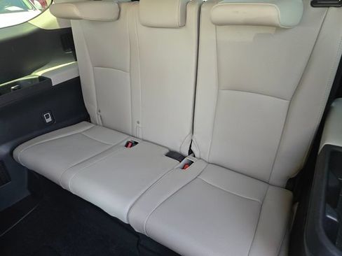 Used 2024 Toyota Grand Highlander AWD image 11