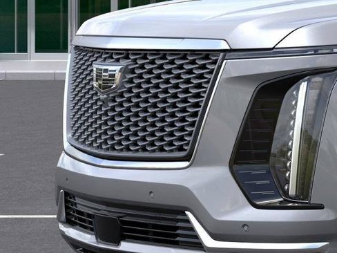 New 2026 Cadillac Escalade Luxury w/ LPO, Radiant Package AWD/4WD image 13
