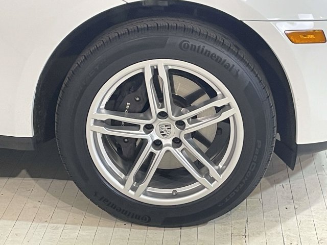 Certified 2026 Porsche Macan AWD/4WD image 16