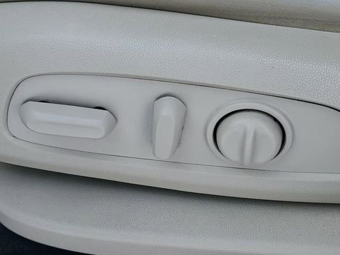 Used 2018 Buick Enclave Essence w/ Trailering Package image 9