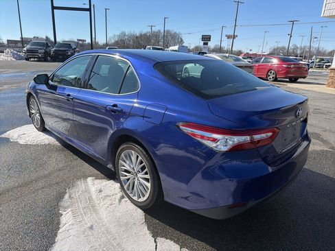 Used 2018 Toyota Camry L image 6