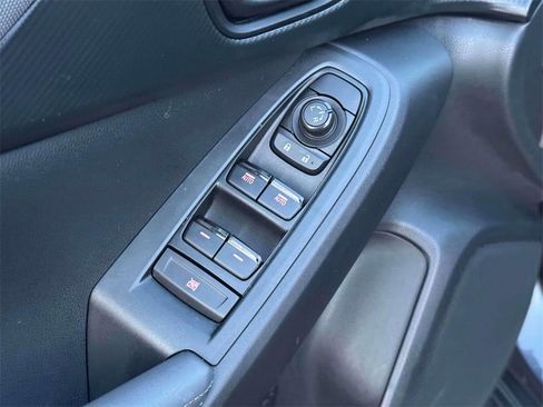 Used 2024 Subaru Crosstrek 2.0i Premium image 16